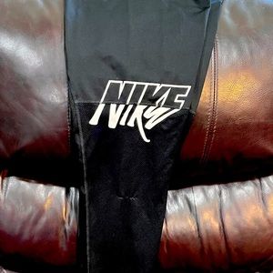 🛑SOLD🛑 Nike womens leggings size L